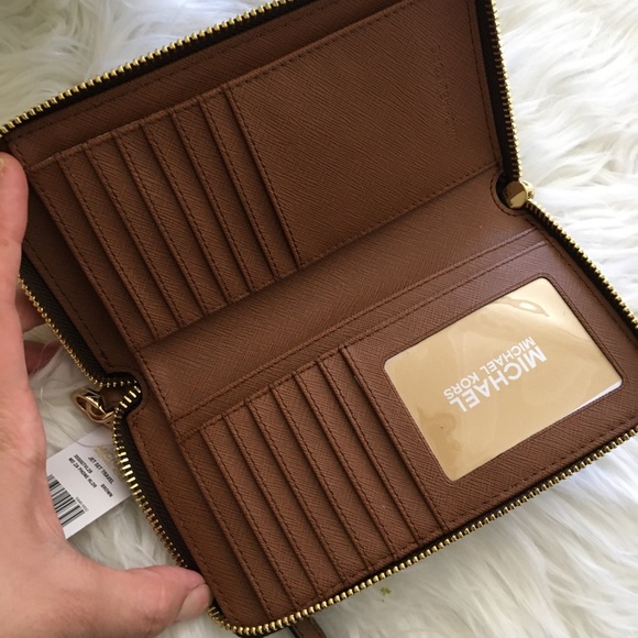Final sale ✨Michael Kors phone holder wallet - Picture 4 of 8